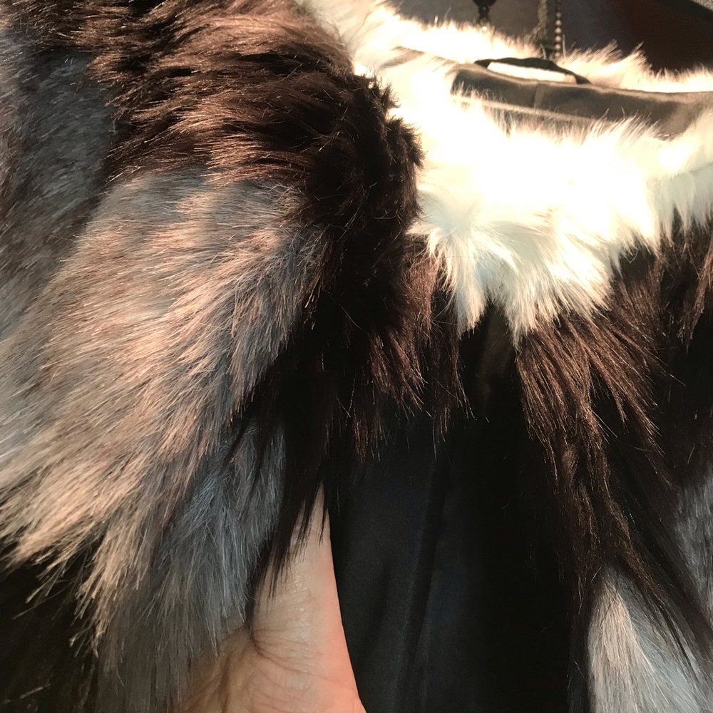 🖤 ❤️ NWOT ❤️🖤GORGEOUS FAUX FUR JACKET . . . - Picture 7 of 7